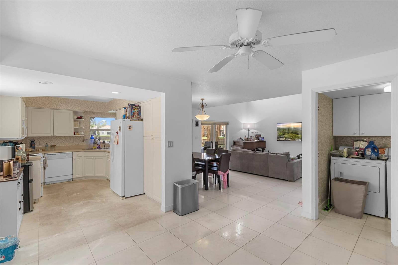 1430 N Trafalgar Circle, Hollywood, FL 33020 photo 23
