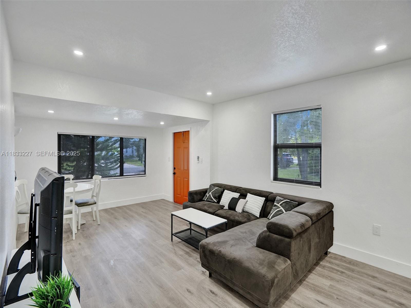 905 SW 22nd Street — photo 4