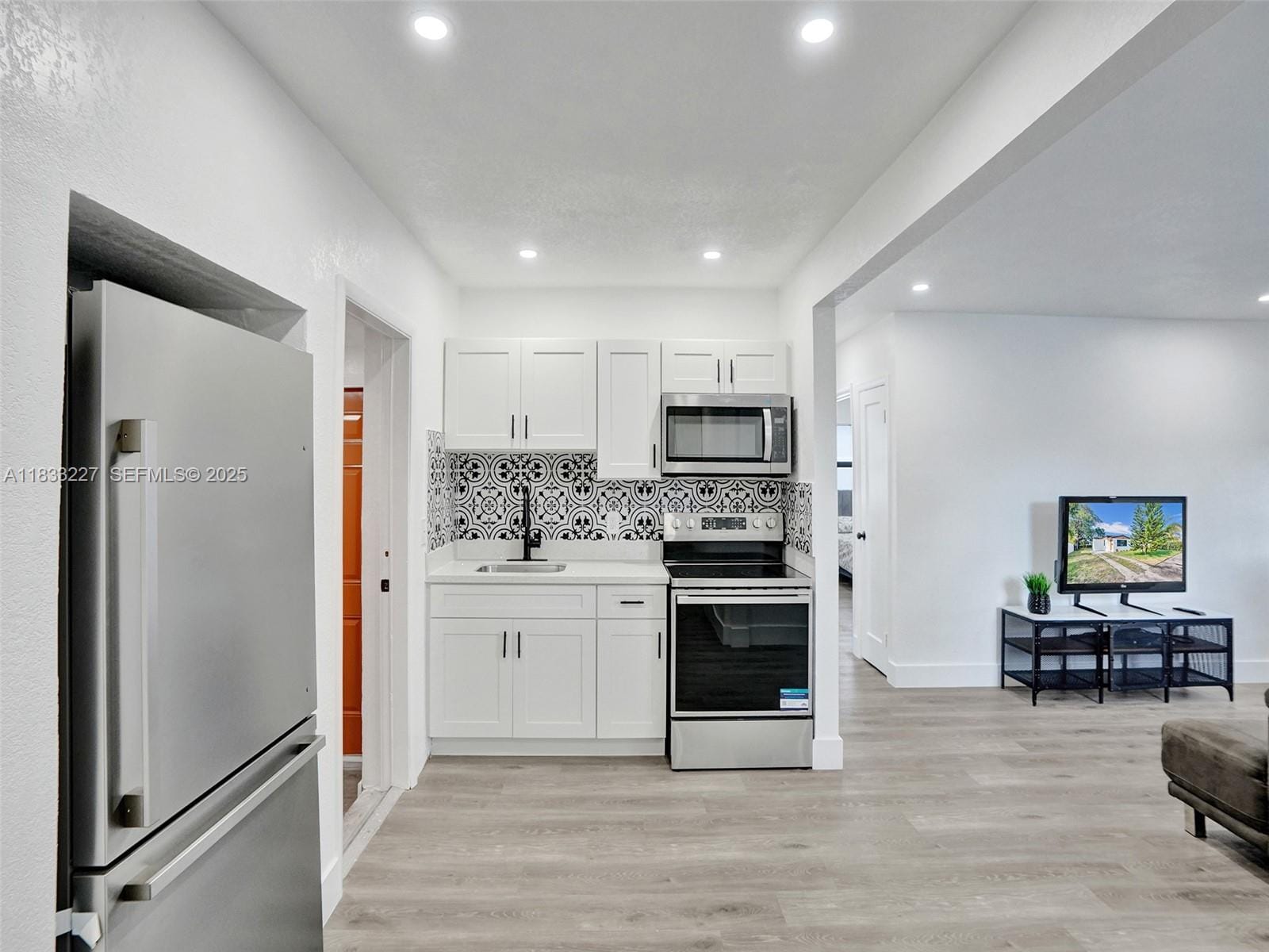 905 SW 22nd Street — photo 9