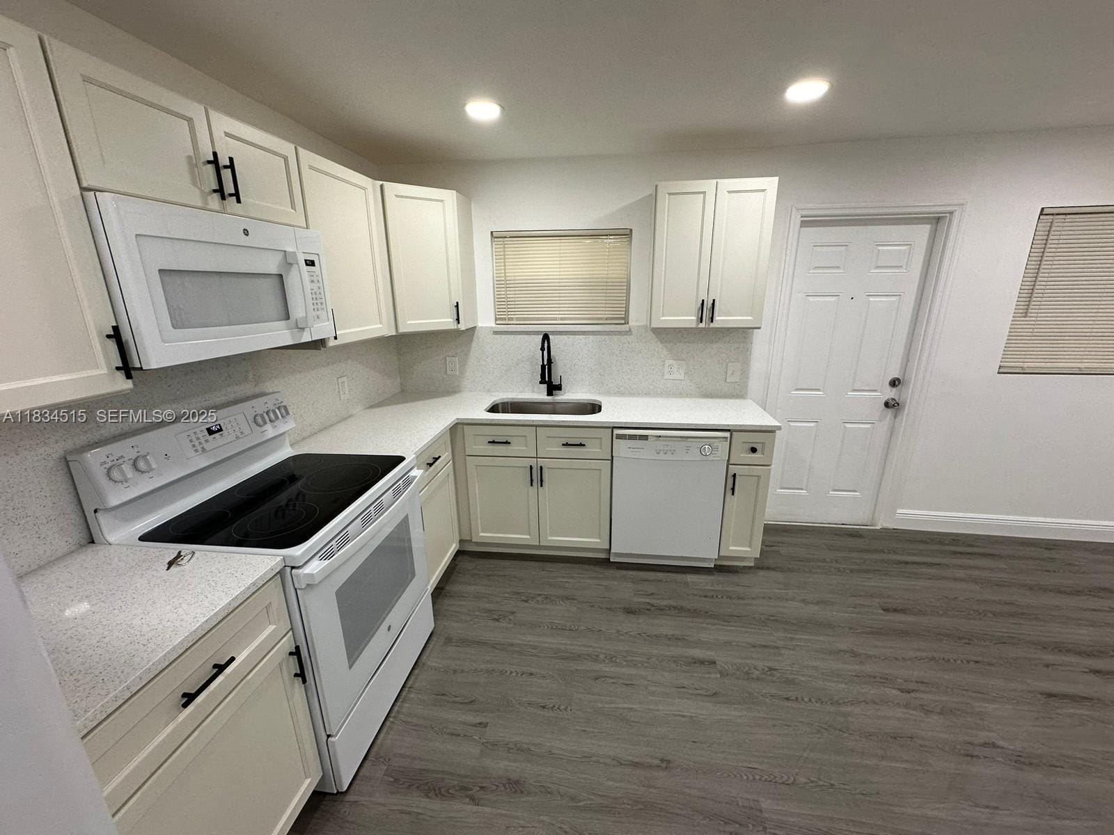 125 SW 11th Avenue, South Bay, FL 33493 photo 28