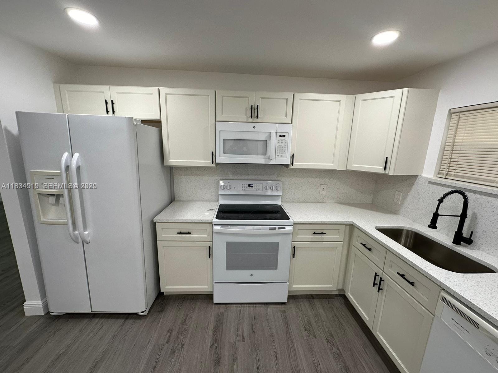 125 SW 11th Avenue, South Bay, FL 33493 photo 30