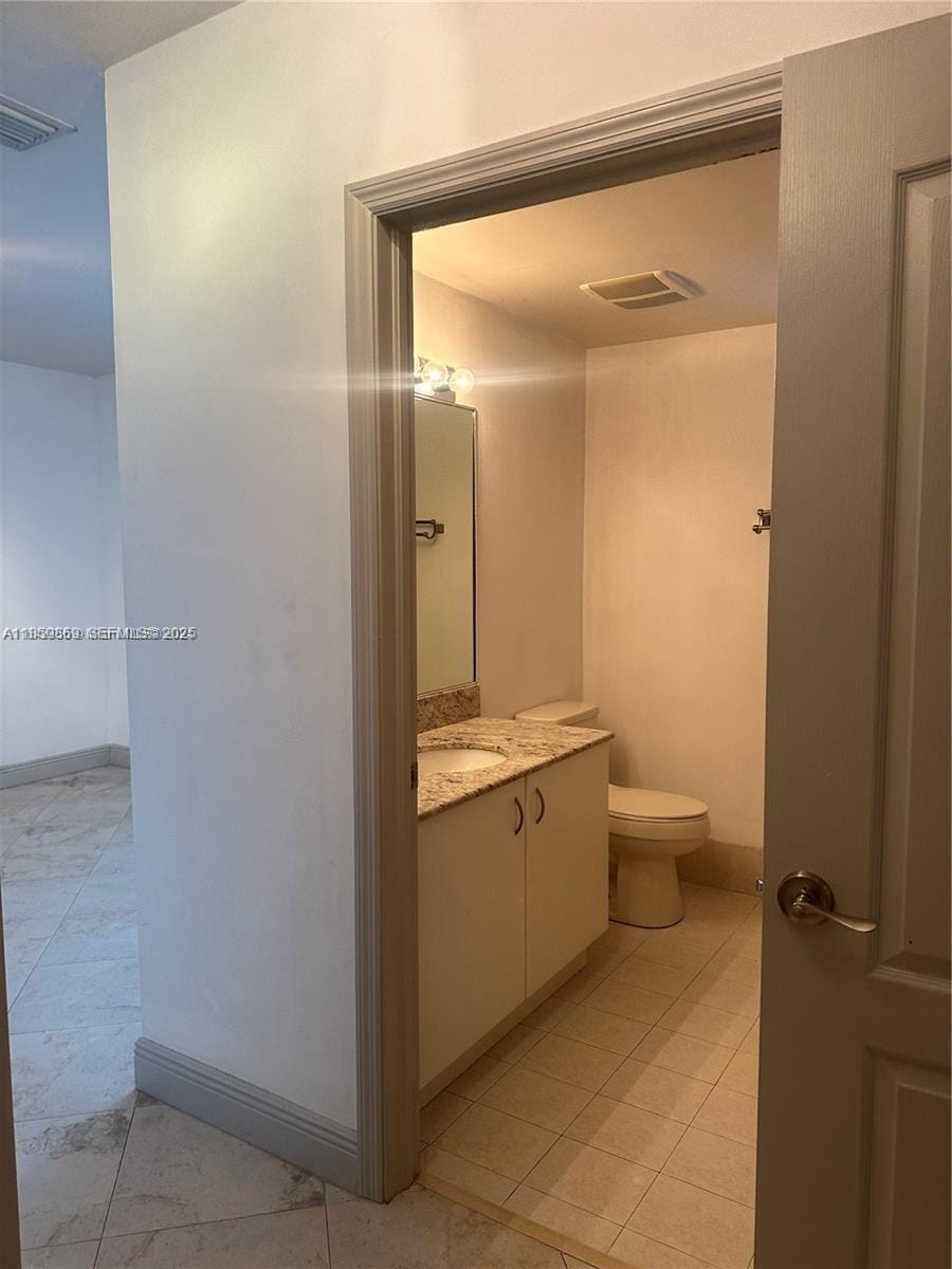 2400 SW 27th Avenue 406, Miami, FL 33145 photo 14