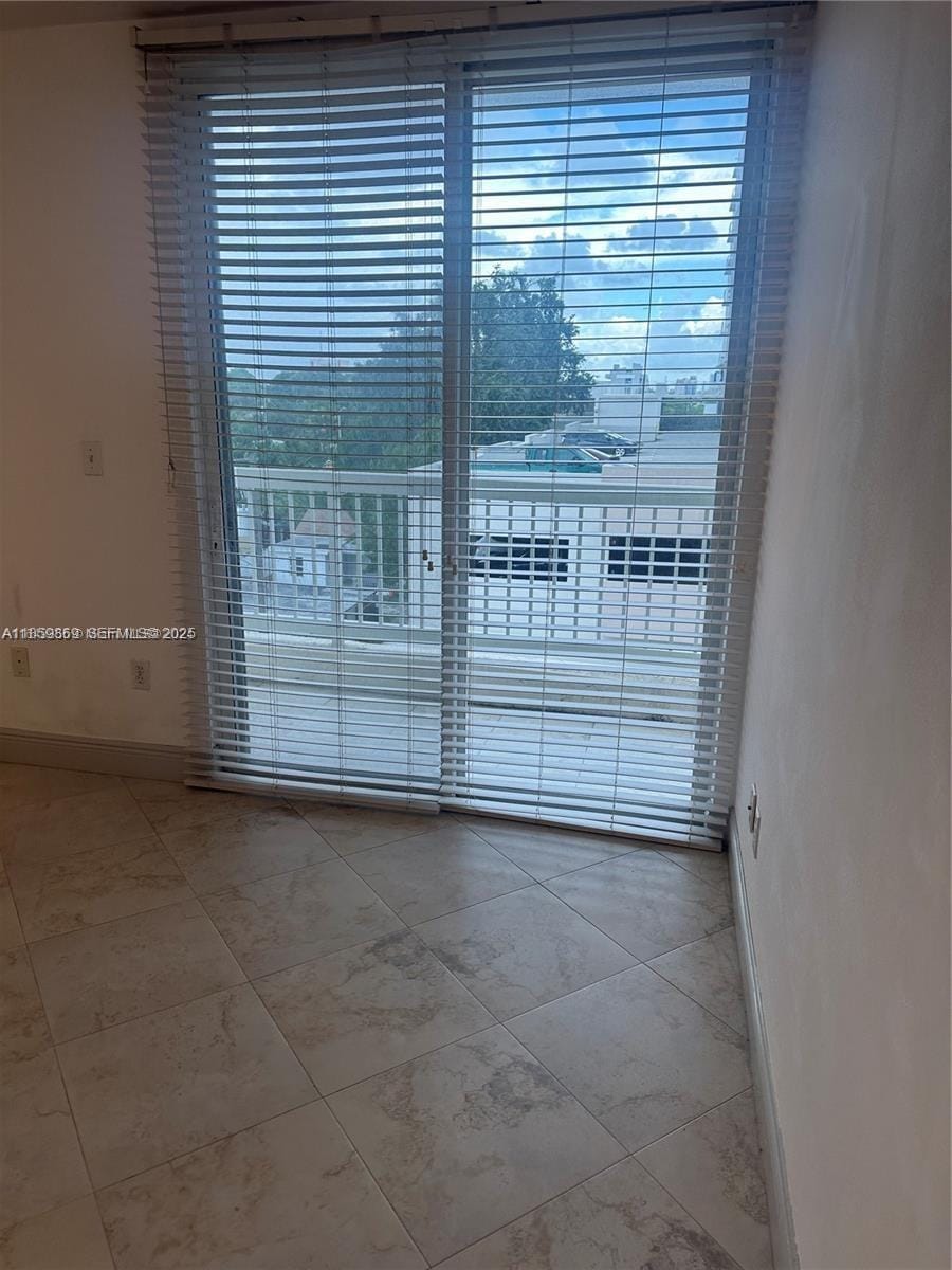 2400 SW 27th Avenue 406, Miami, FL 33145 photo 19