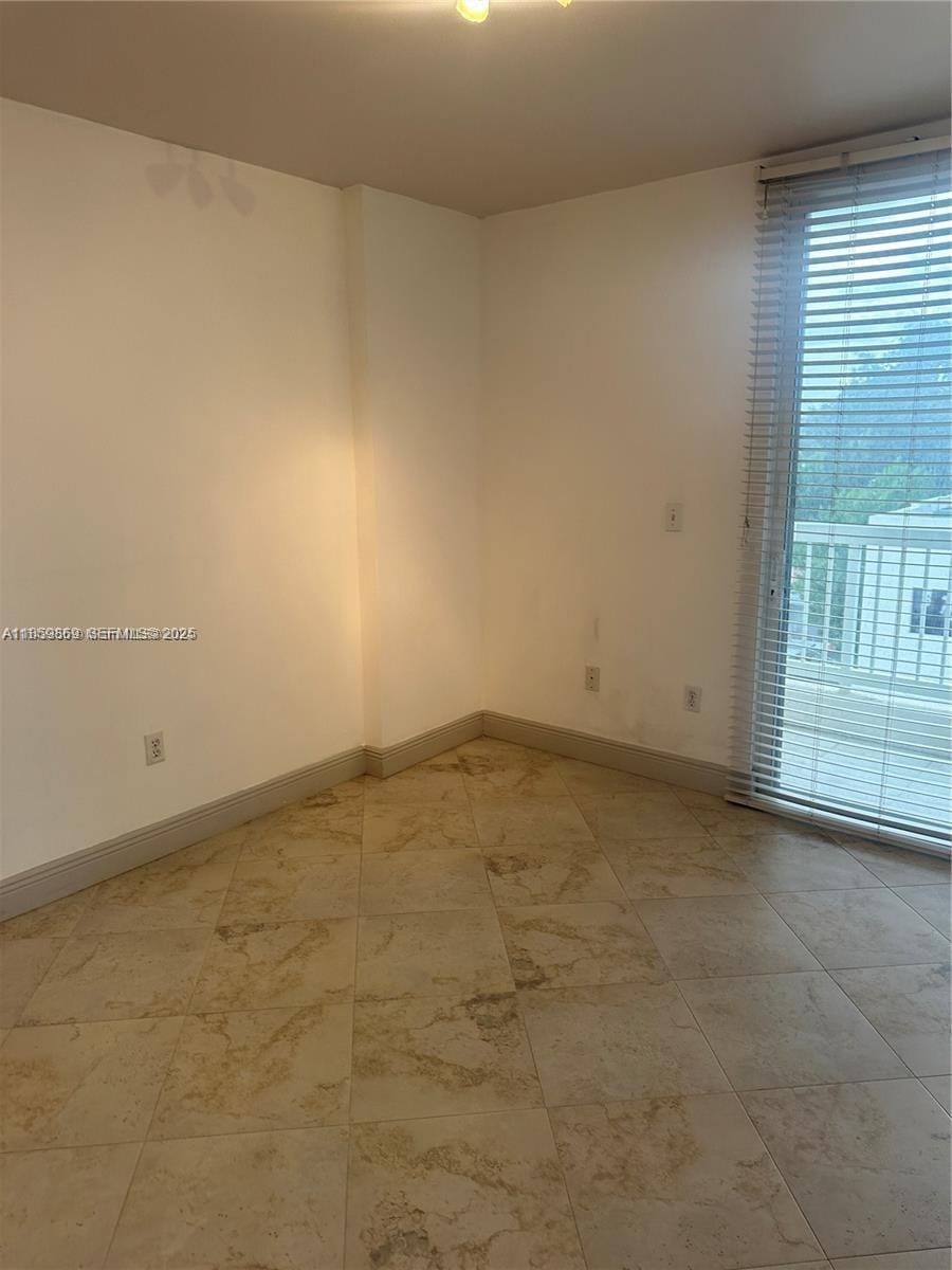 2400 SW 27th Avenue 406, Miami, FL 33145 photo 20