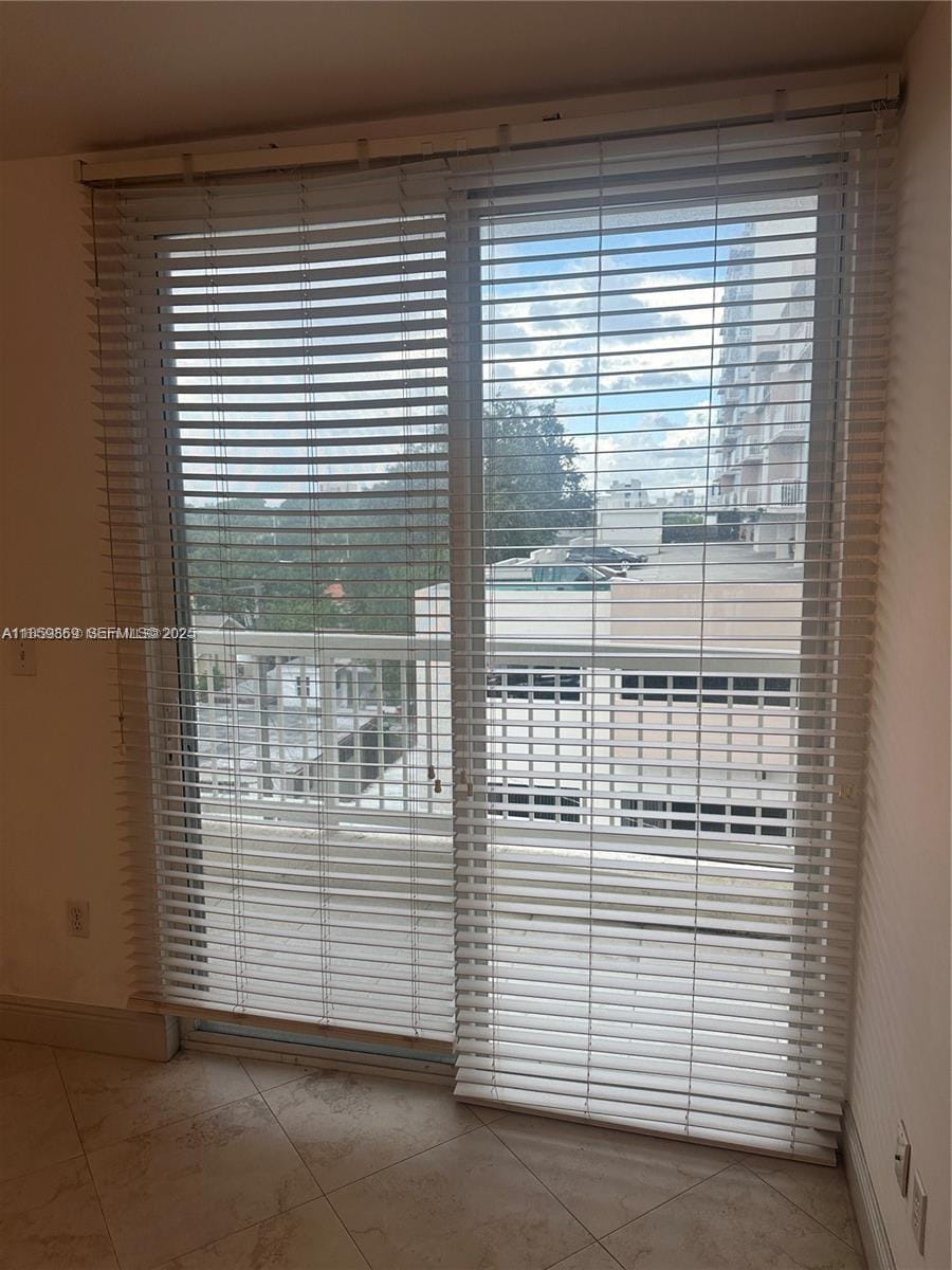 2400 SW 27th Avenue 406, Miami, FL 33145 photo 24