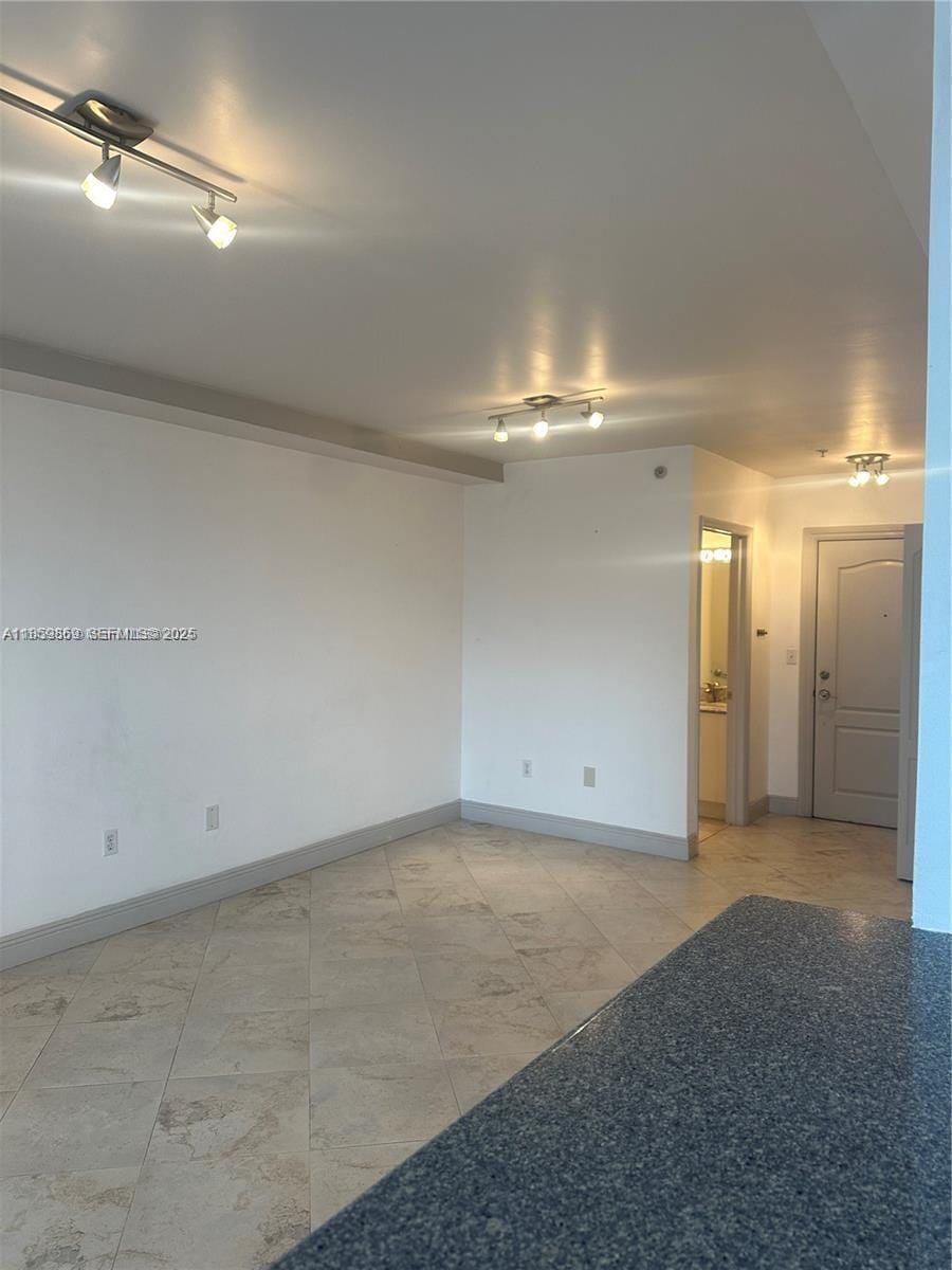 2400 SW 27th Avenue 406 — photo 7
