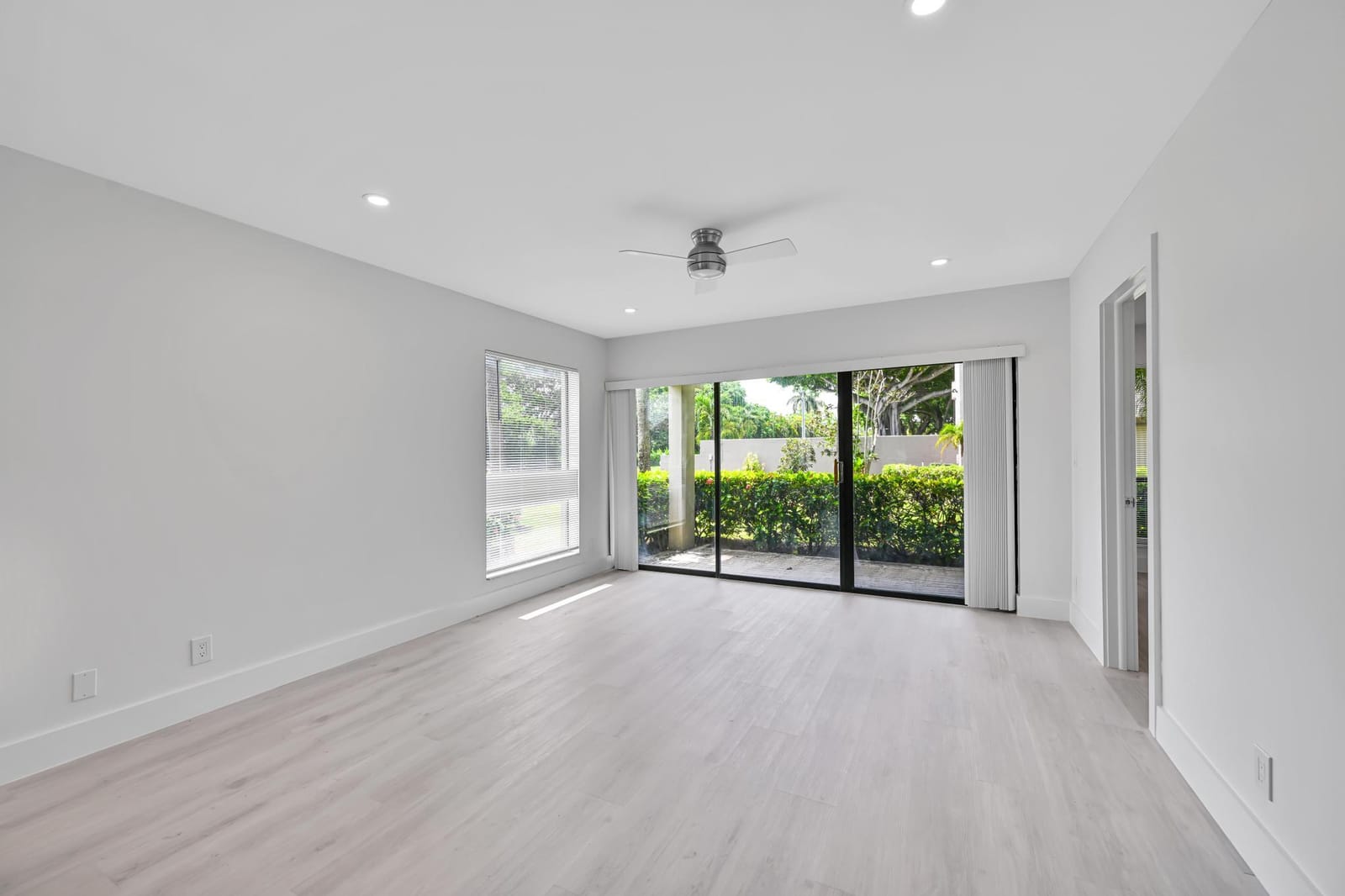 159 NW 70th 401 Street 401 — photo 3