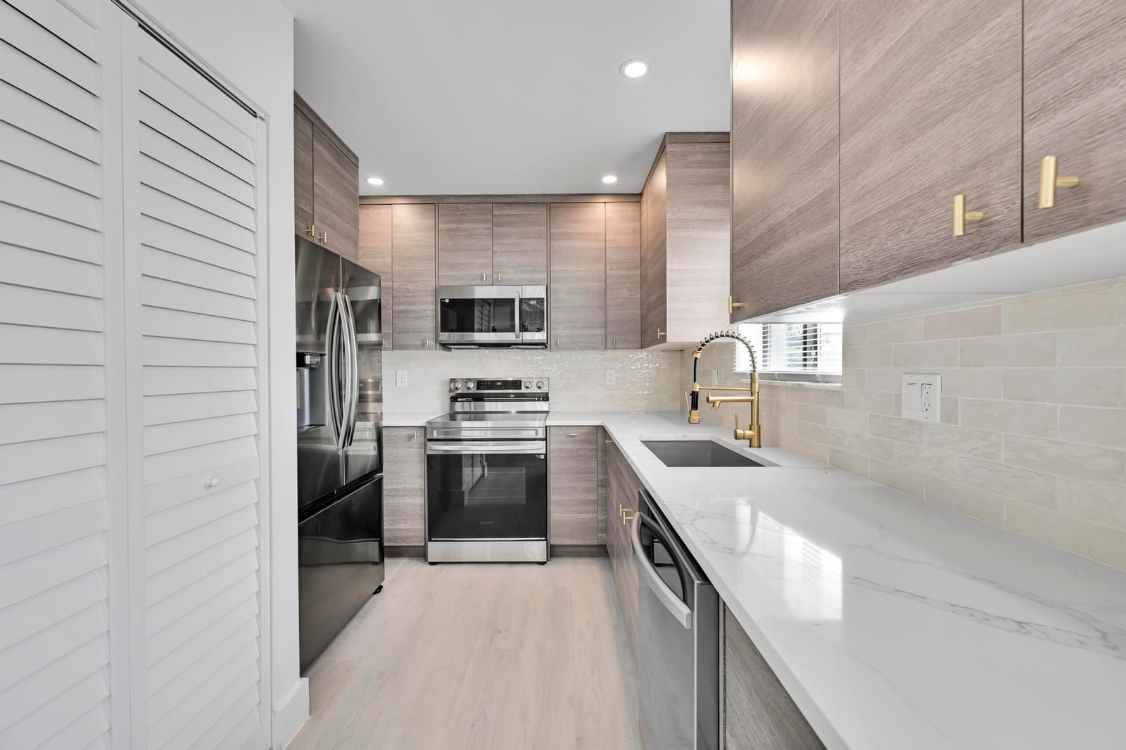 159 NW 70th 401 Street 401 — photo 8