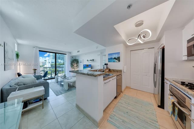 110 Washington Avenue 1611, sold in The Cosmopolitan Residenc, Miami Beach, FL
