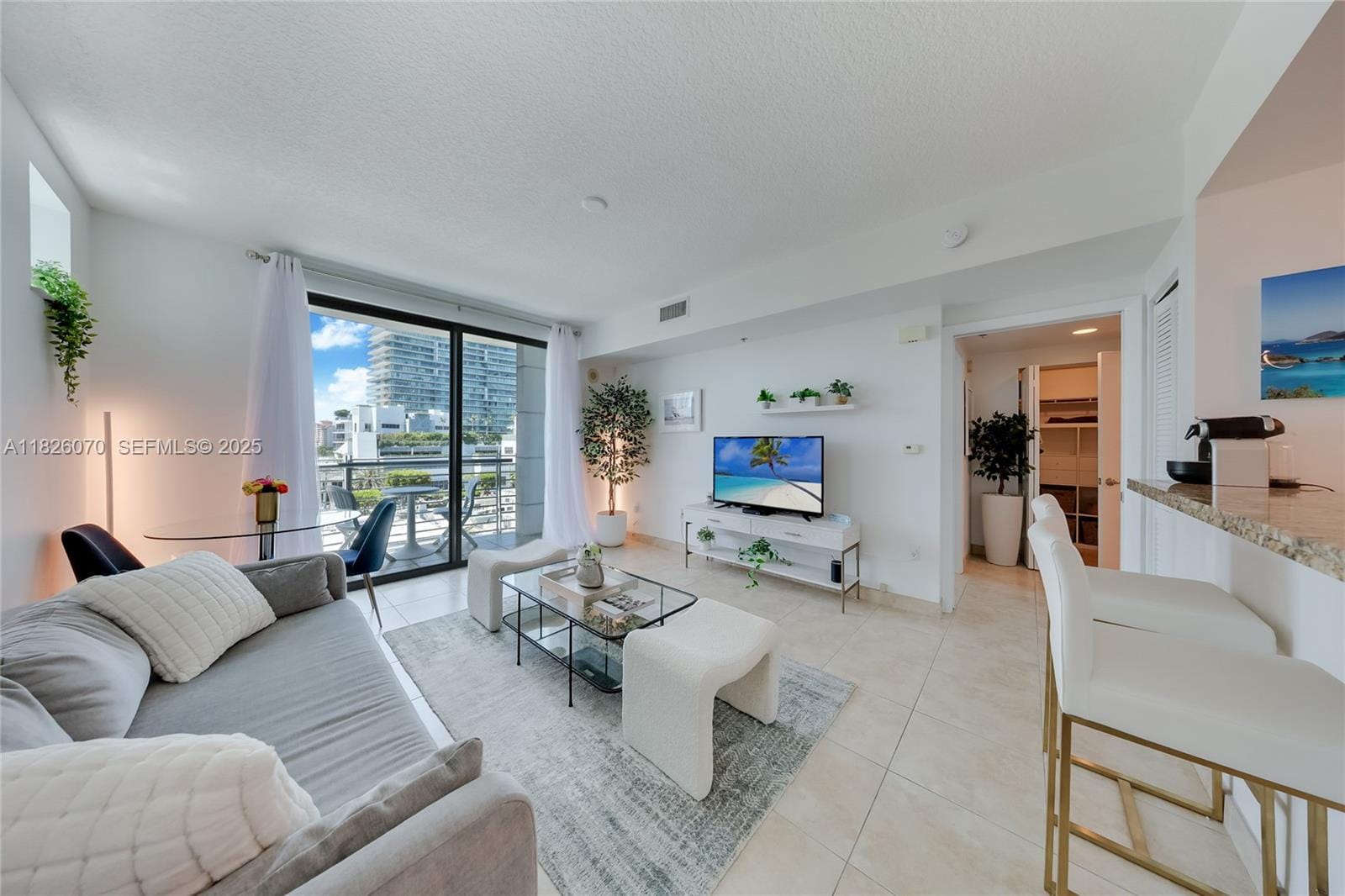 110 Washington Avenue 1611, Miami Beach, FL 33139 photo 2