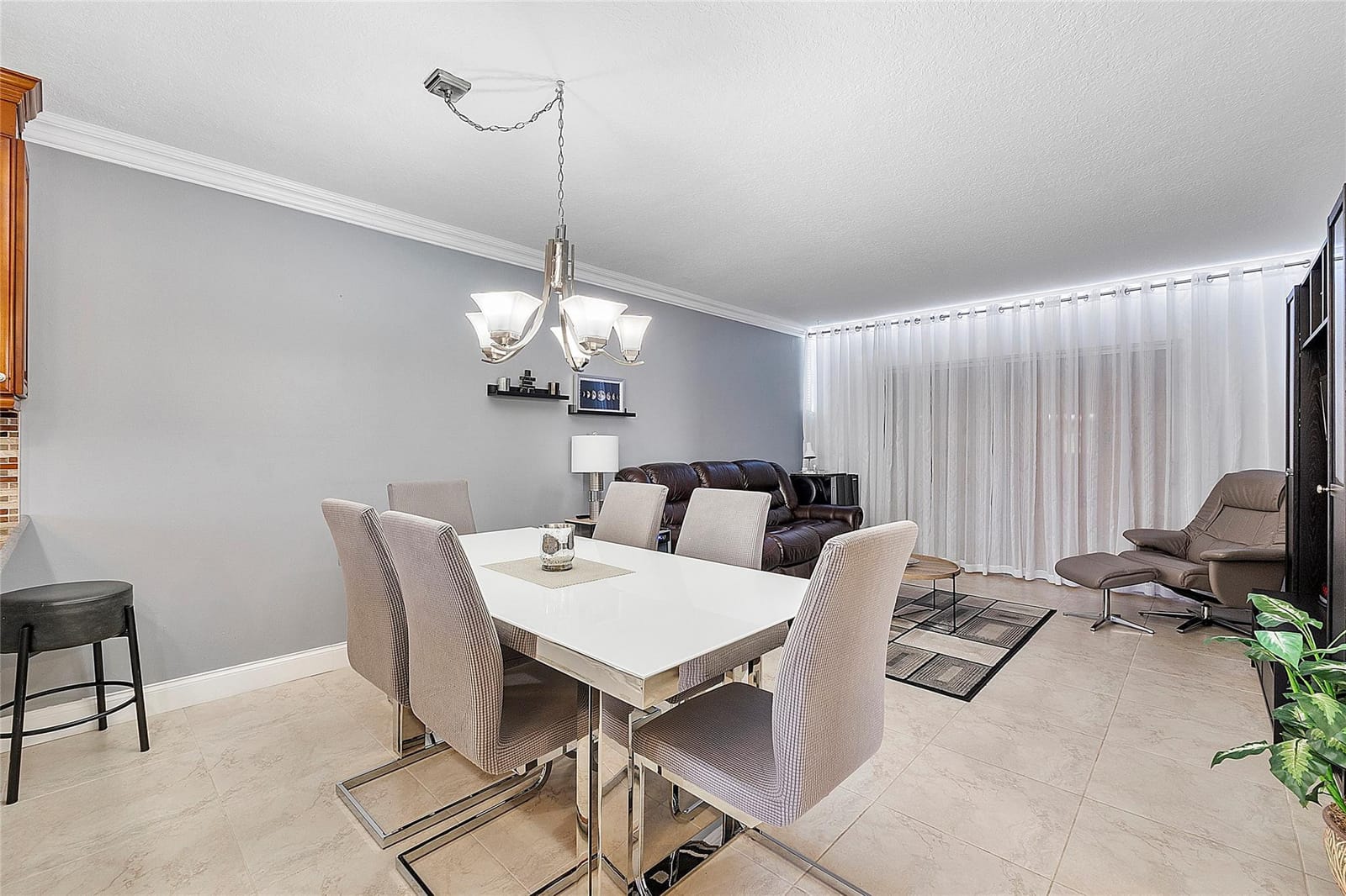 5051 W Oakland Park Boulevard 301 — photo 5