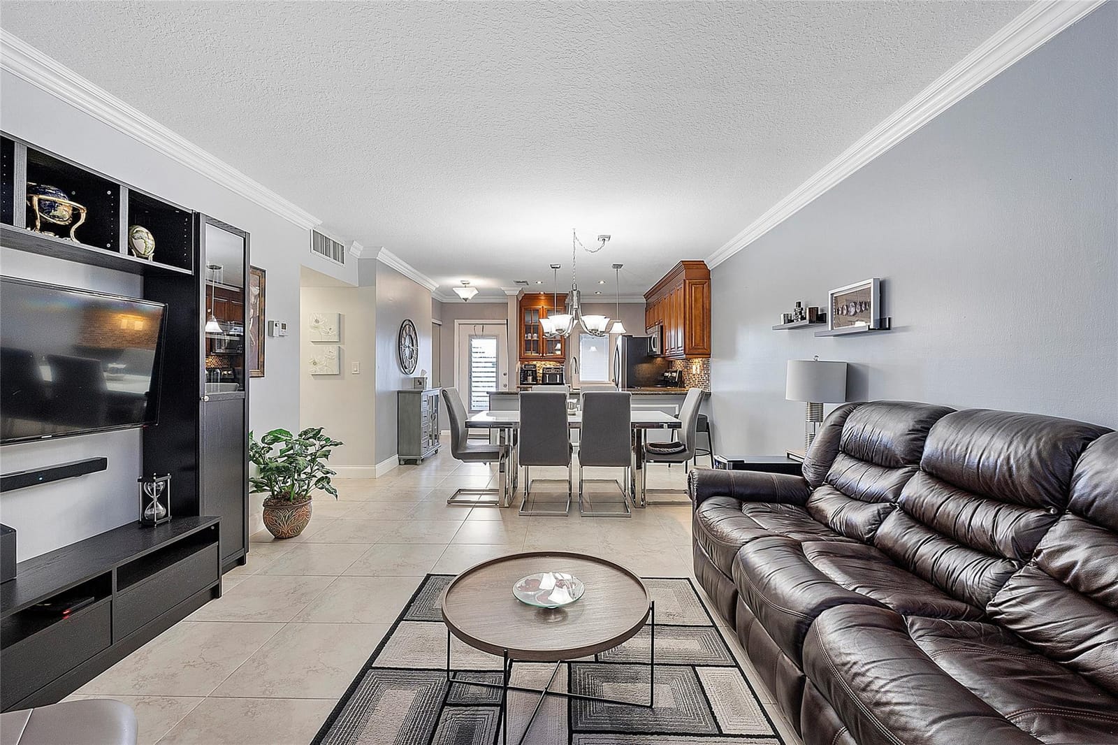 5051 W Oakland Park Boulevard 301 — photo 9