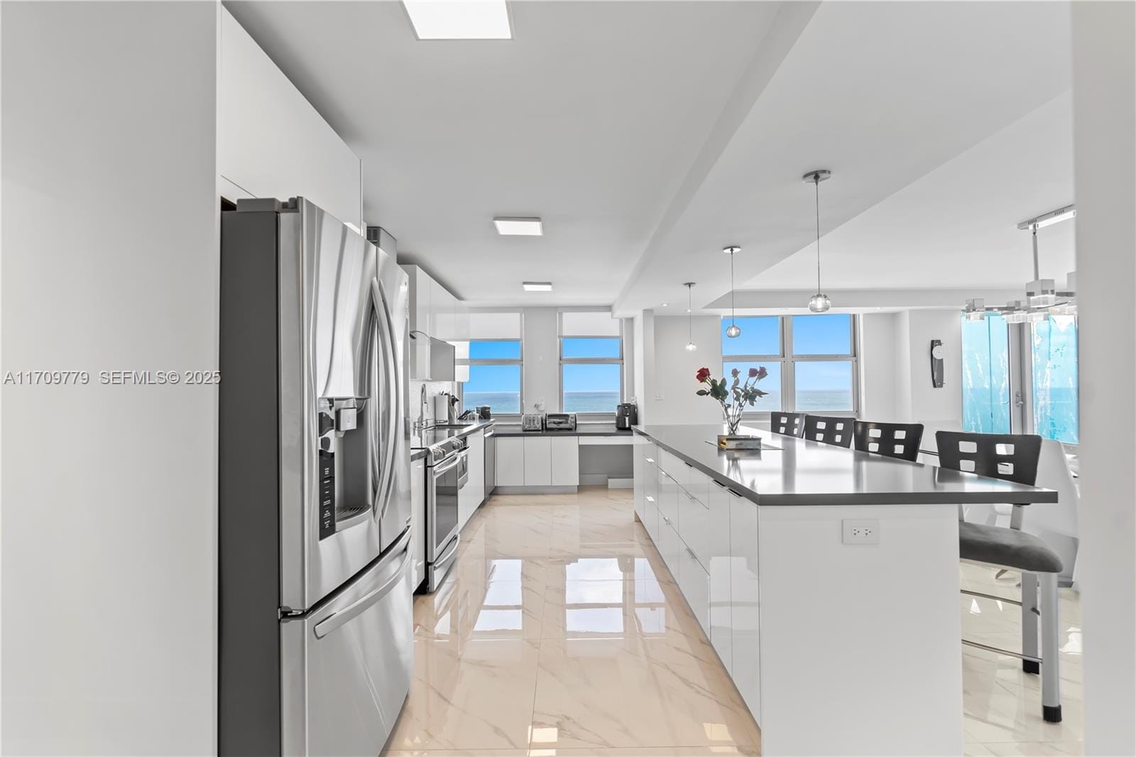 1912 S Ocean Drive 17A — photo 2