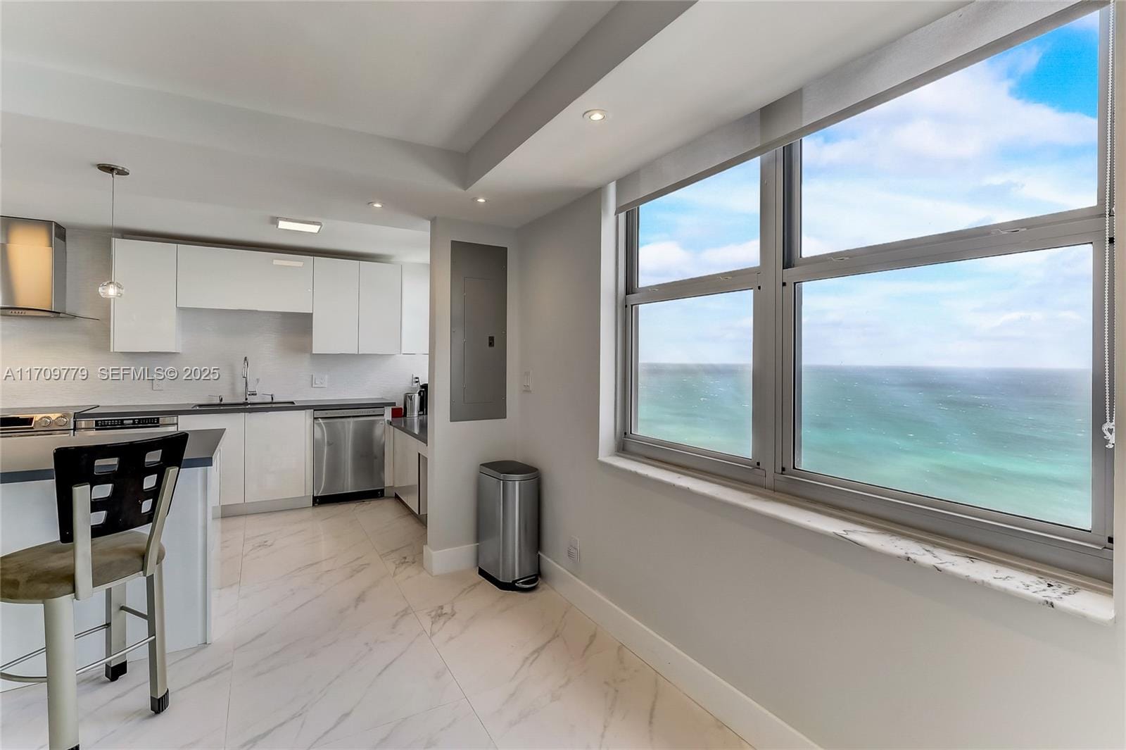 1912 S Ocean Drive 17A — photo 4