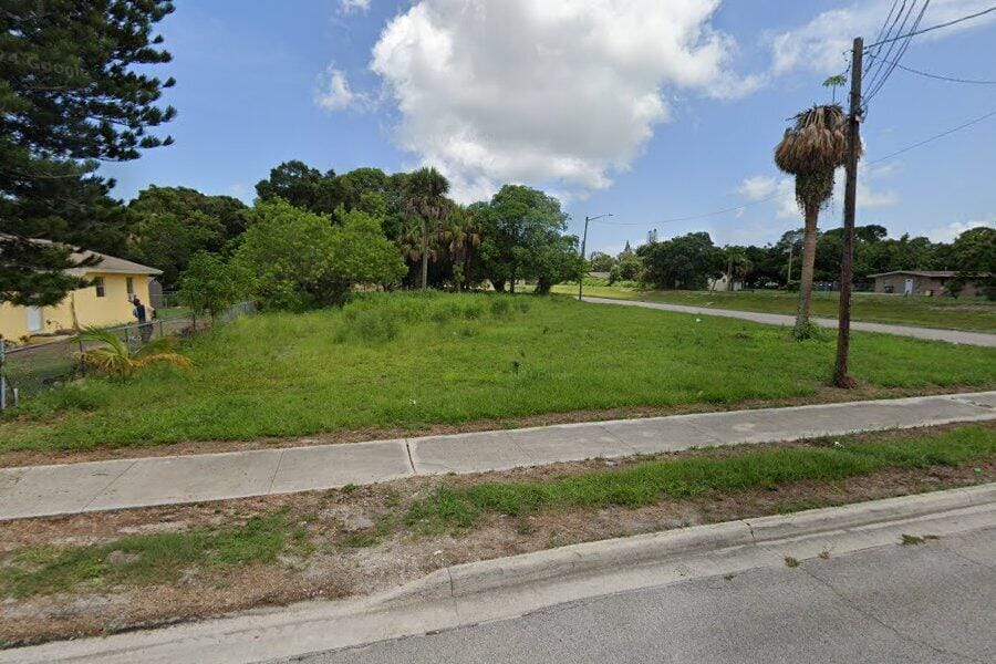 414 N 21st Street, Fort Pierce, FL 34950 photo 1