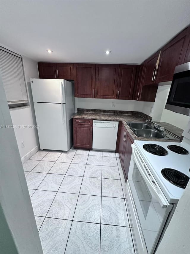 2800 NW 56th Avenue G102, Brookfield Square, Lauderhill, FL