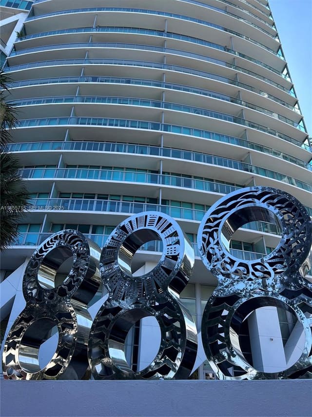 888 Biscayne Boulevard 4106, Miami, FL 33132
