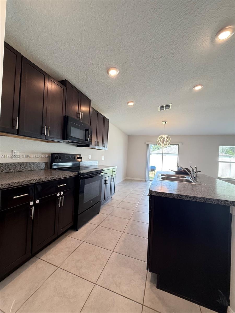 39889 Harmon Grove Court, Zephyrhills, FL 33540 photo 13