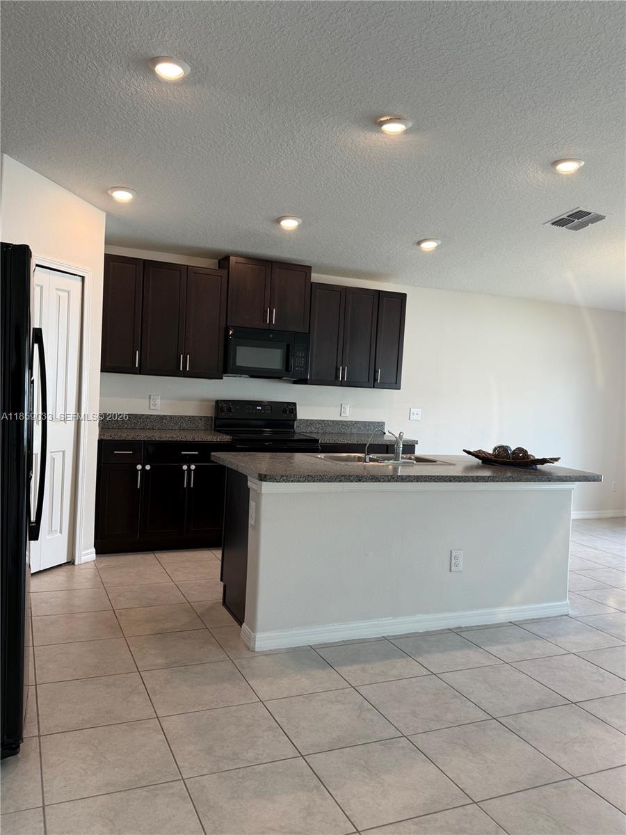 39889 Harmon Grove Court, Zephyrhills, FL 33540 photo 16