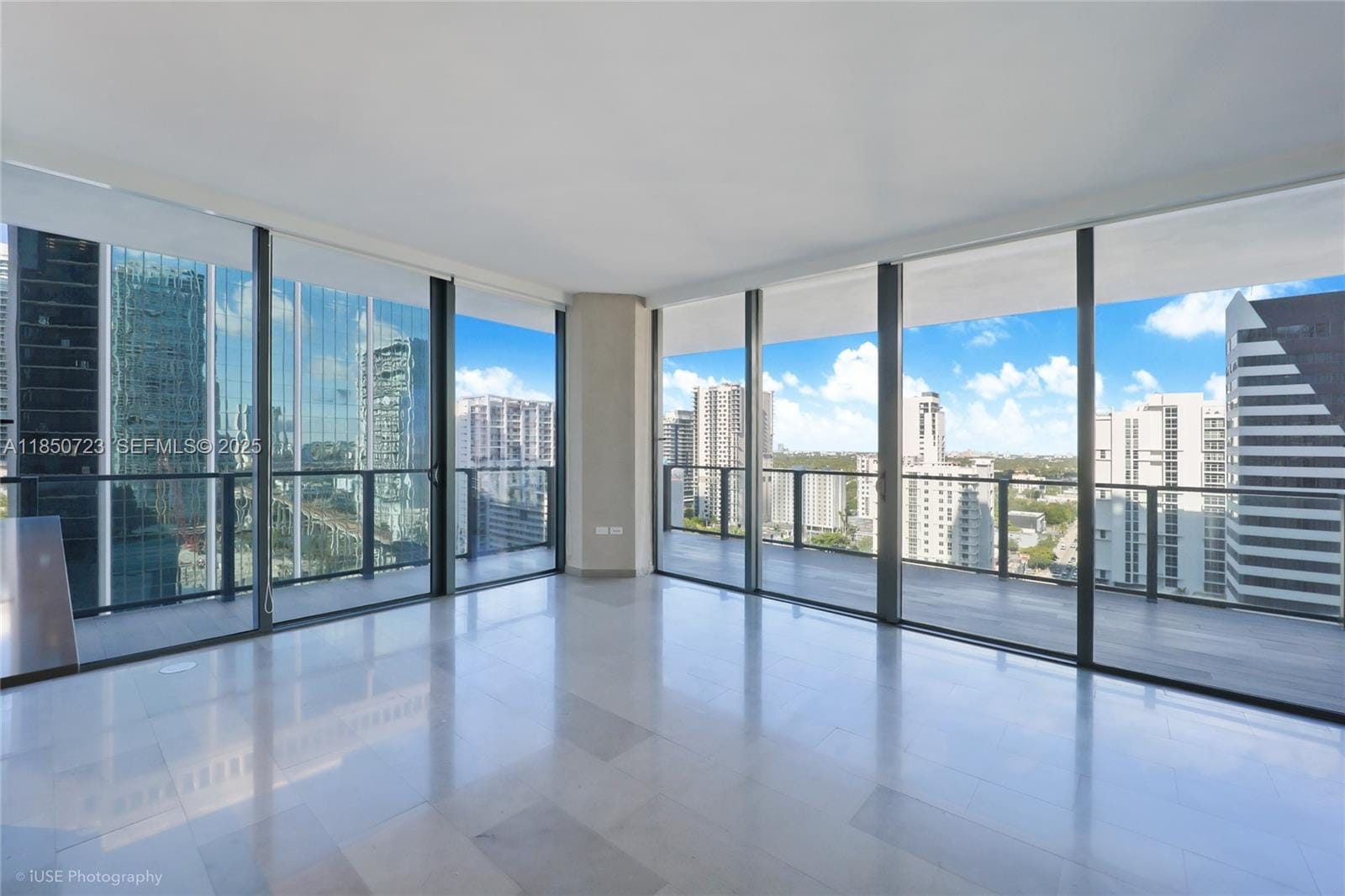 88 SW 7th Street 1202, Miami, FL 33130 photo 12