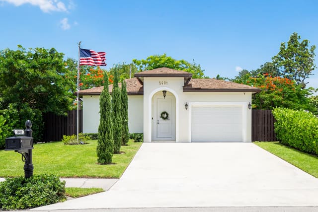 5601 Papaya Road, sold in Royal Palm Estates, West Palm Beach, FL