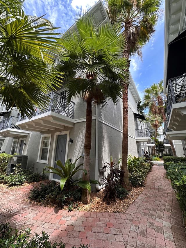 2261 NE 9th Avenue 2261, Wilton Manors, FL 33305
