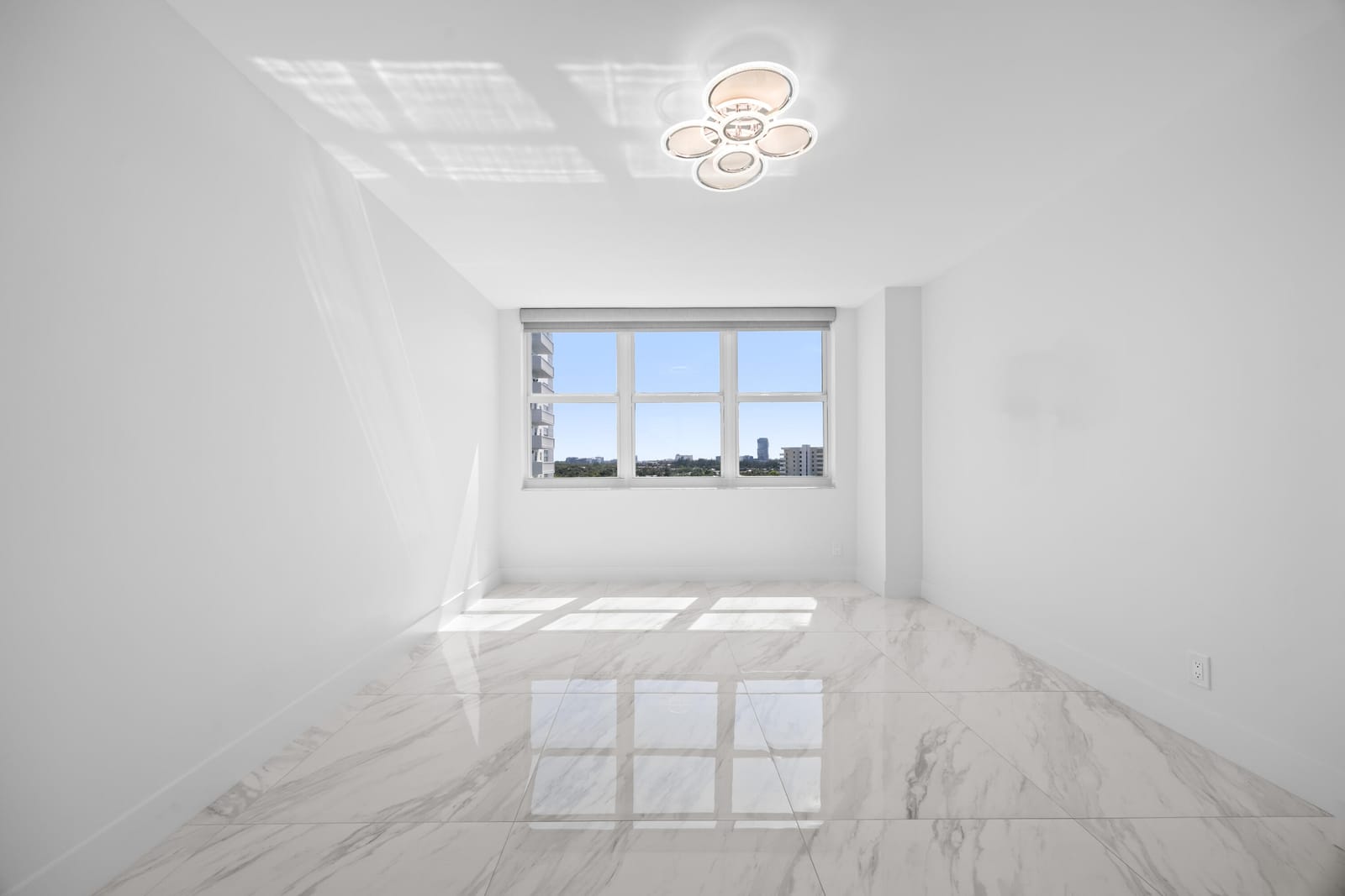 137 Golden Isles Drive 914, Hallandale Beach, FL 33009 photo 13