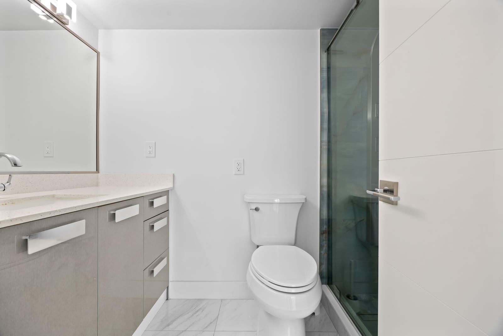 137 Golden Isles Drive 914, Hallandale Beach, FL 33009 photo 17