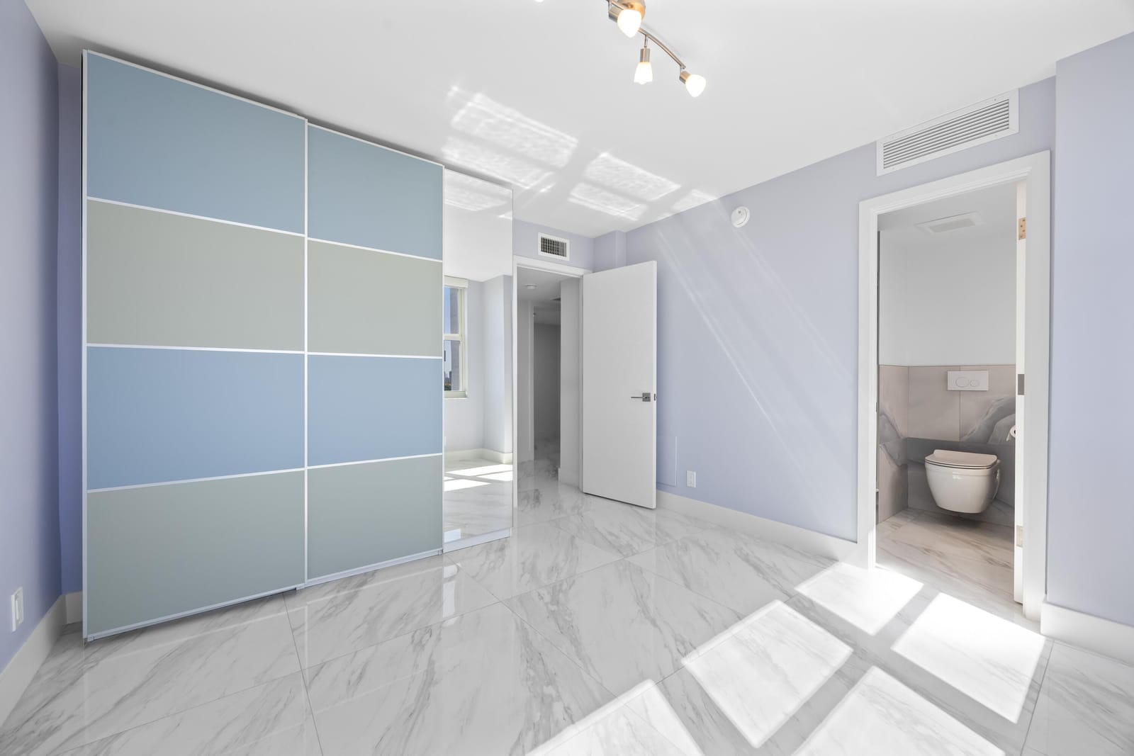 137 Golden Isles Drive 914, Hallandale Beach, FL 33009 photo 19