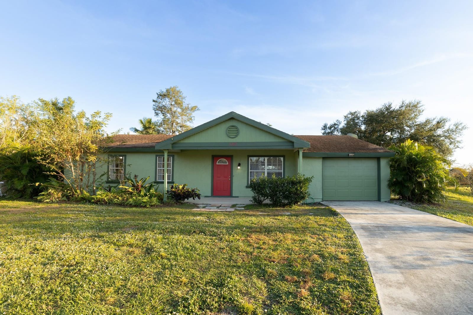 1382 SE Vestridge Lane, Port St. Lucie, FL 34952