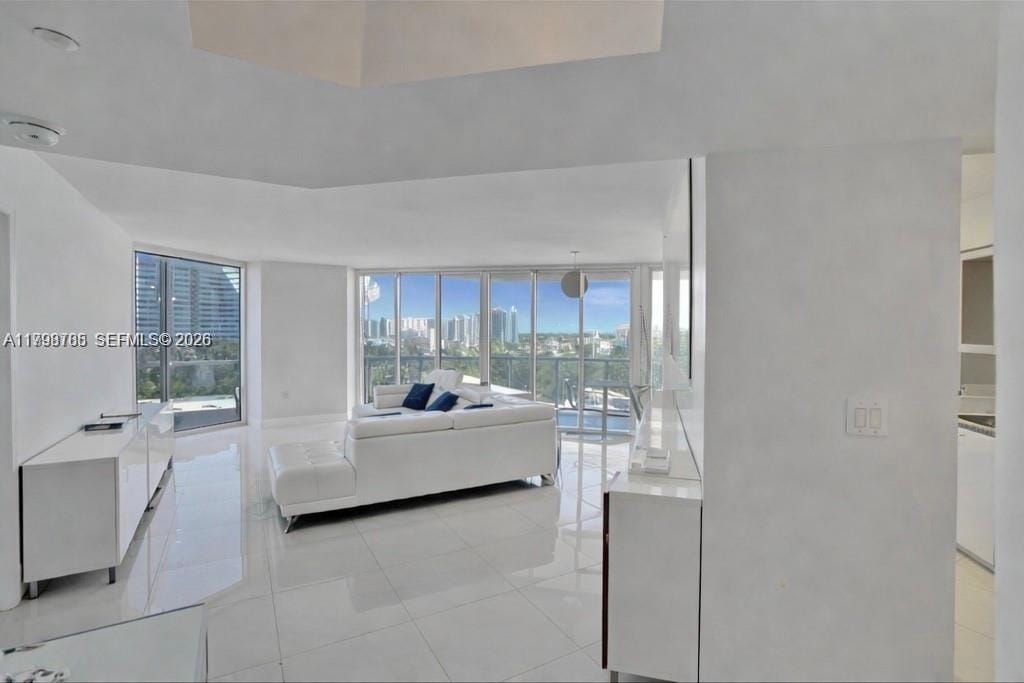 7330 Ocean Terrace 8-C — photo 4