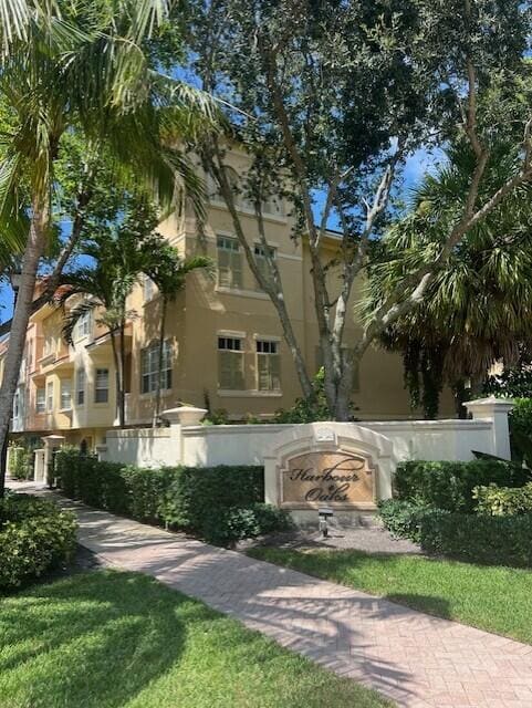 11750 Valencia Gardens Avenue, sold in Harbour Oaks, Palm Beach Gardens, FL