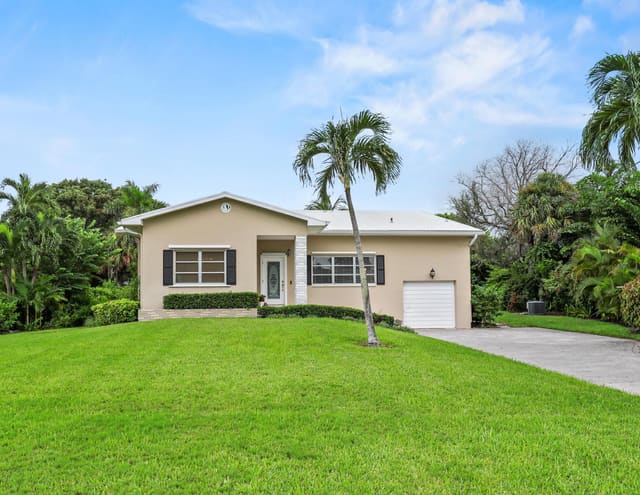 7437 Venetian Way, Lake Clarke Shores, FL 33406