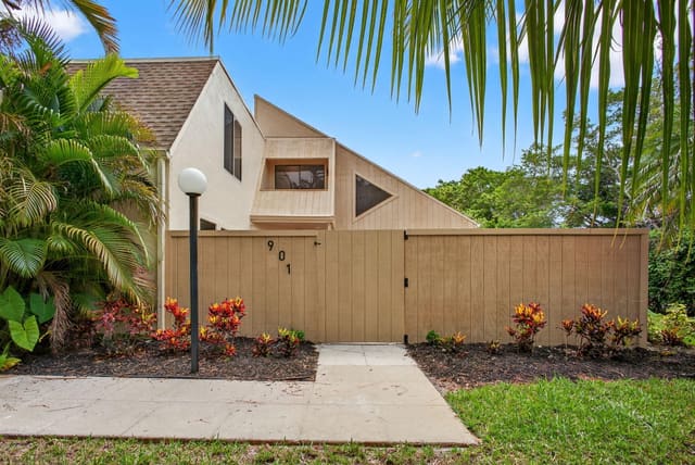 1100 SE Mitchell Avenue 901, sold in Tarpon Bay Villas, Port St Lucie, FL