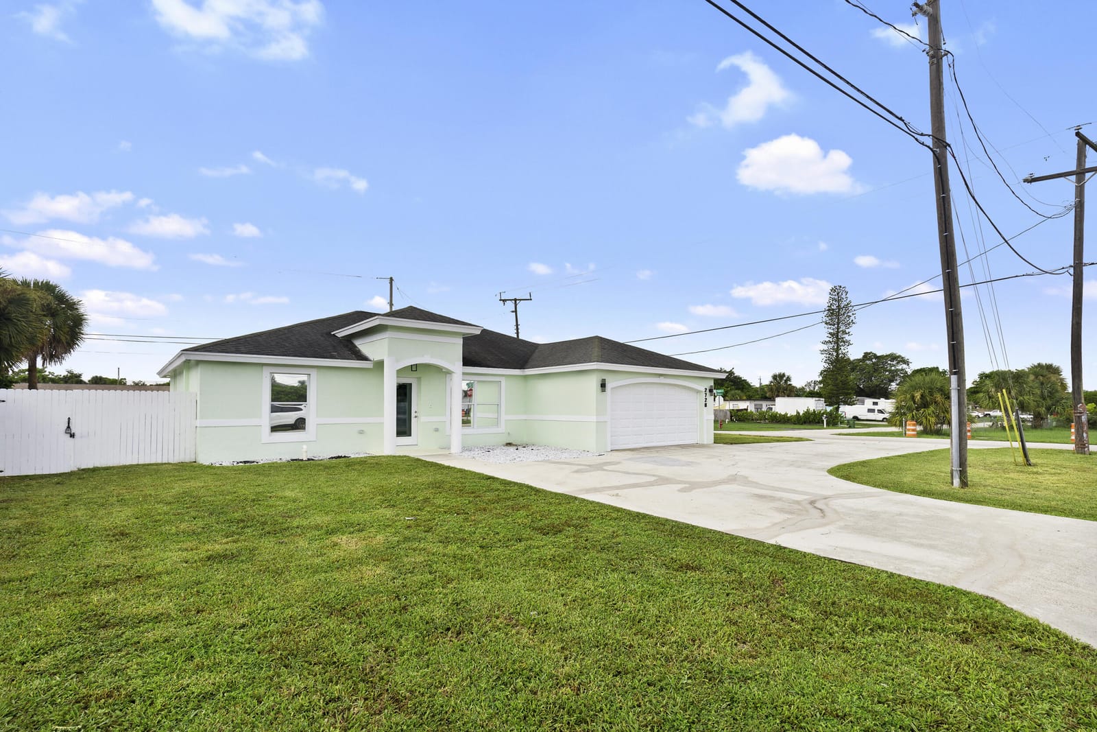 2728 Nelson Drive — photo 2