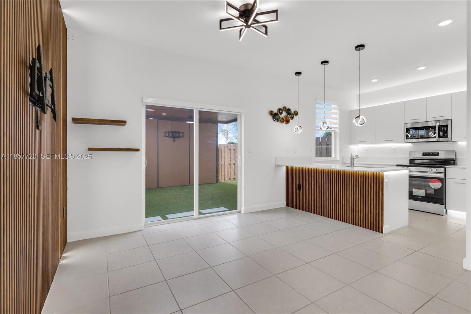 12373 NW 24th Place, Miami, FL 33167 photo 2