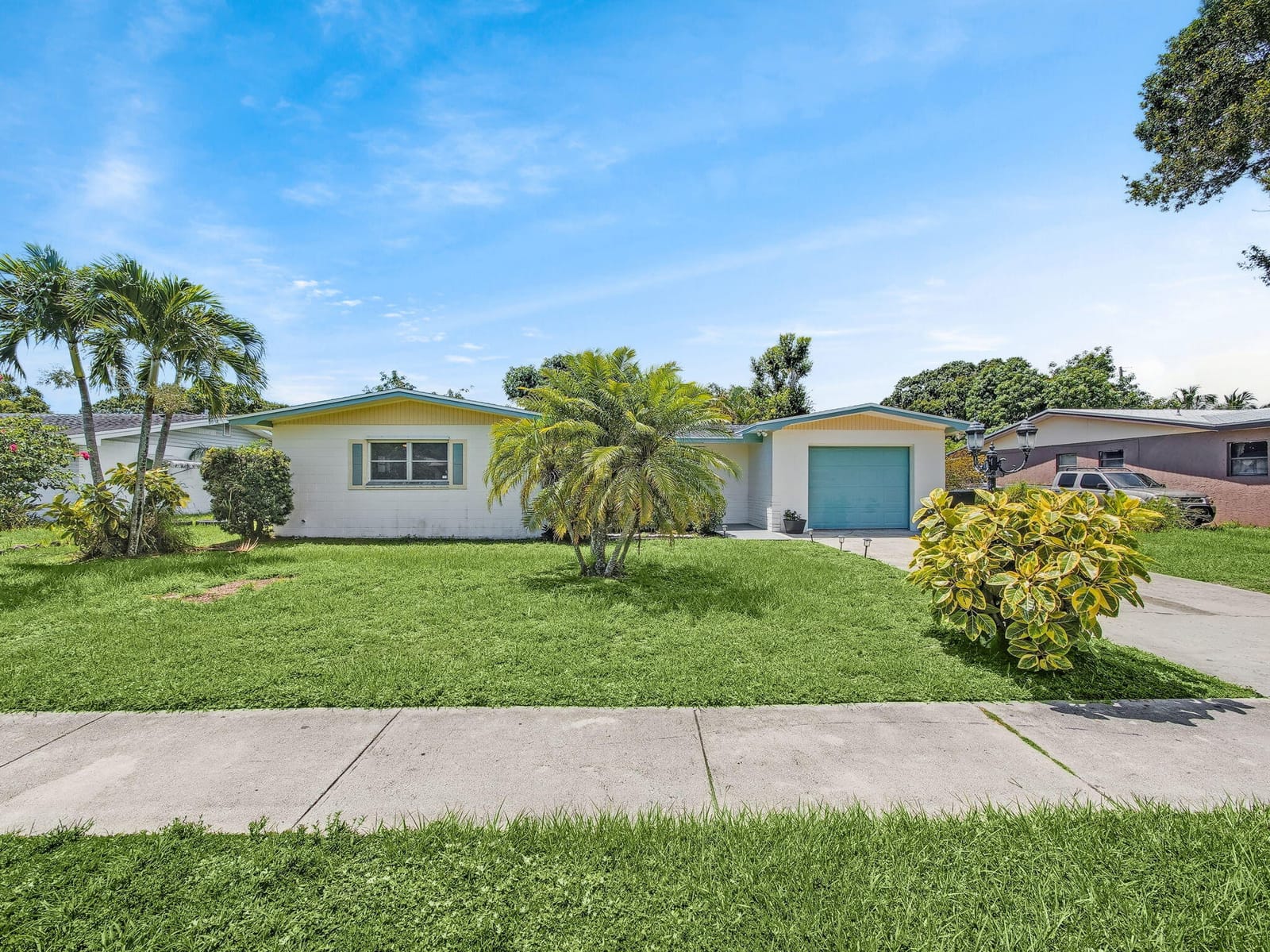 1807 Arizona Avenue — photo 4