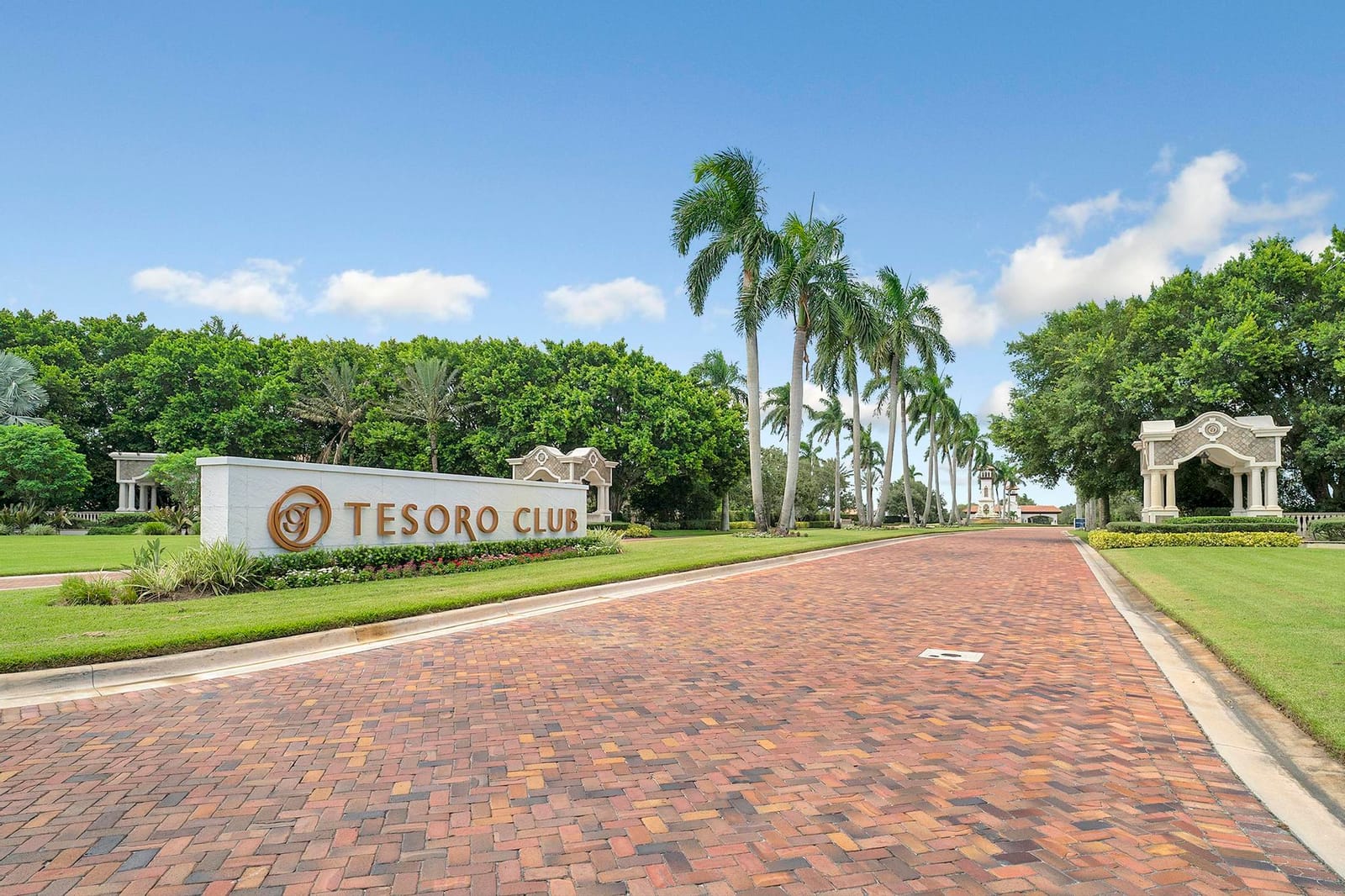 465 SE Fascino Circle, Port St. Lucie, FL 34984