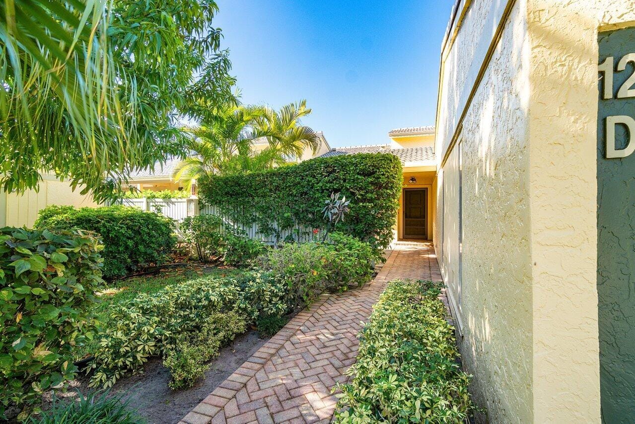 12 Eastgate Drive D, Boynton Beach, FL 33436 photo 5