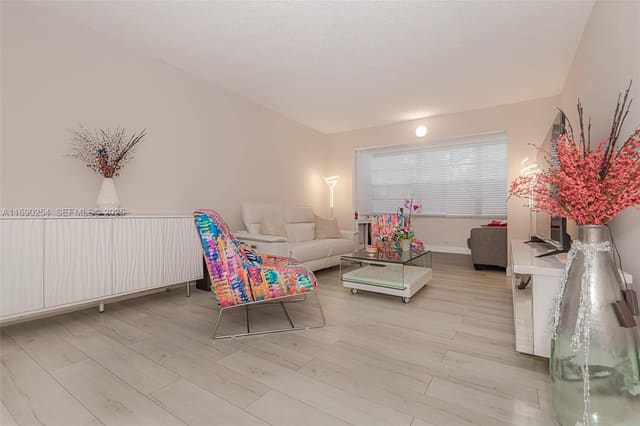6700 Cypress Road 107, Plantation, FL 33317