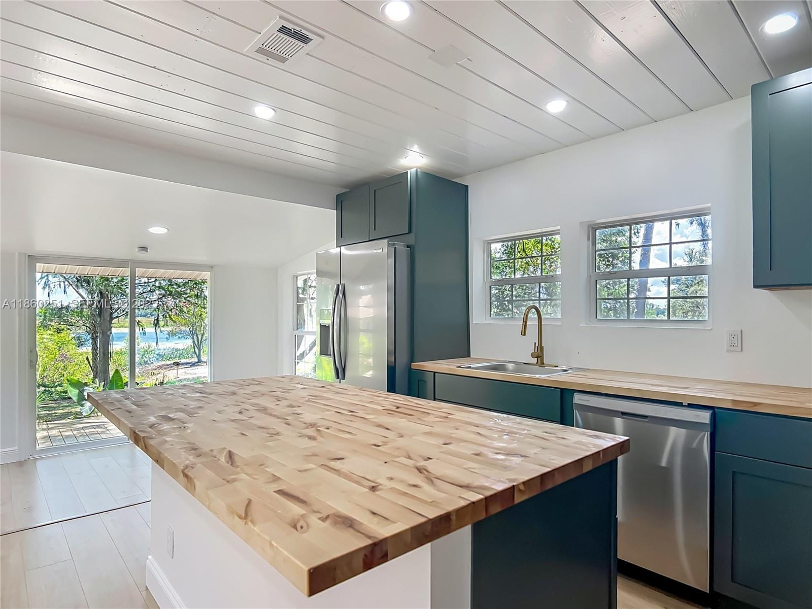 8781 S Lakeshore Drive FLORAL CITY — photo 12
