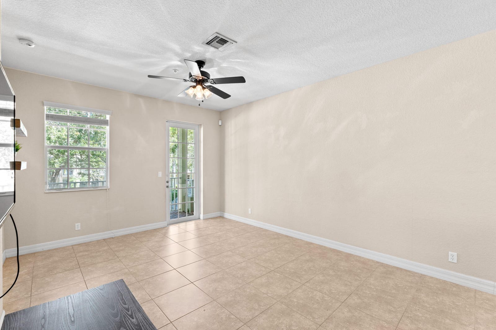 122 W Royal Palm Circle 102, Jupiter, FL 33458 photo 17