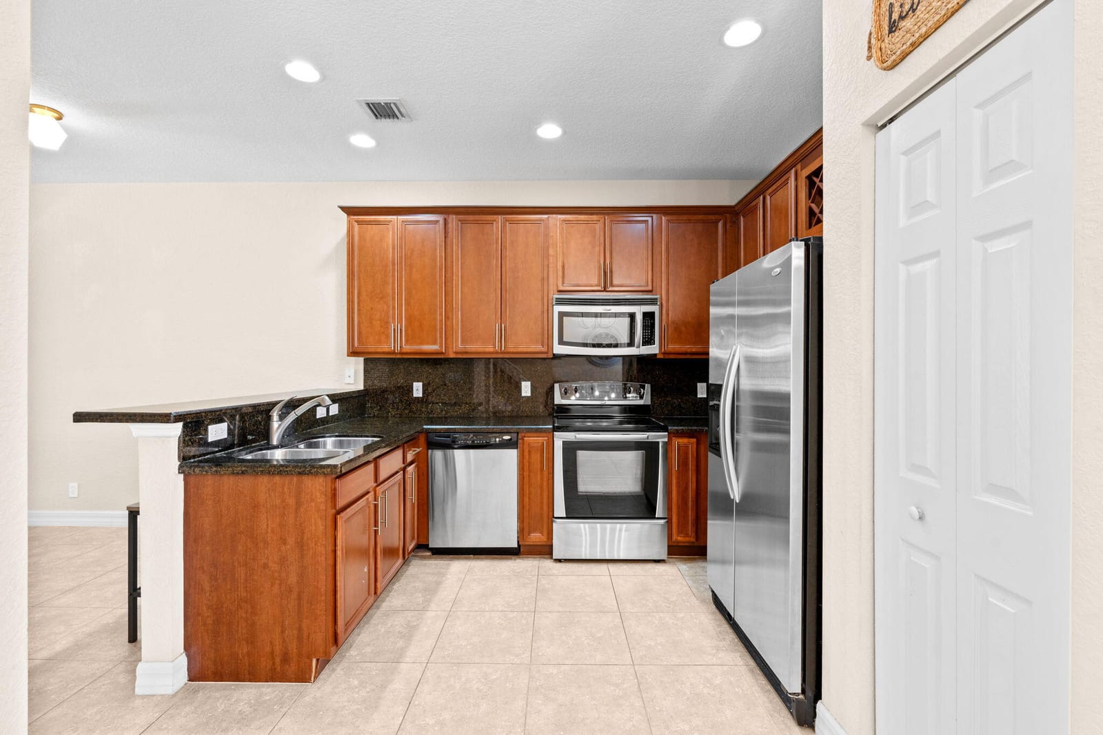 122 W Royal Palm Circle 102, Jupiter, FL 33458 photo 25