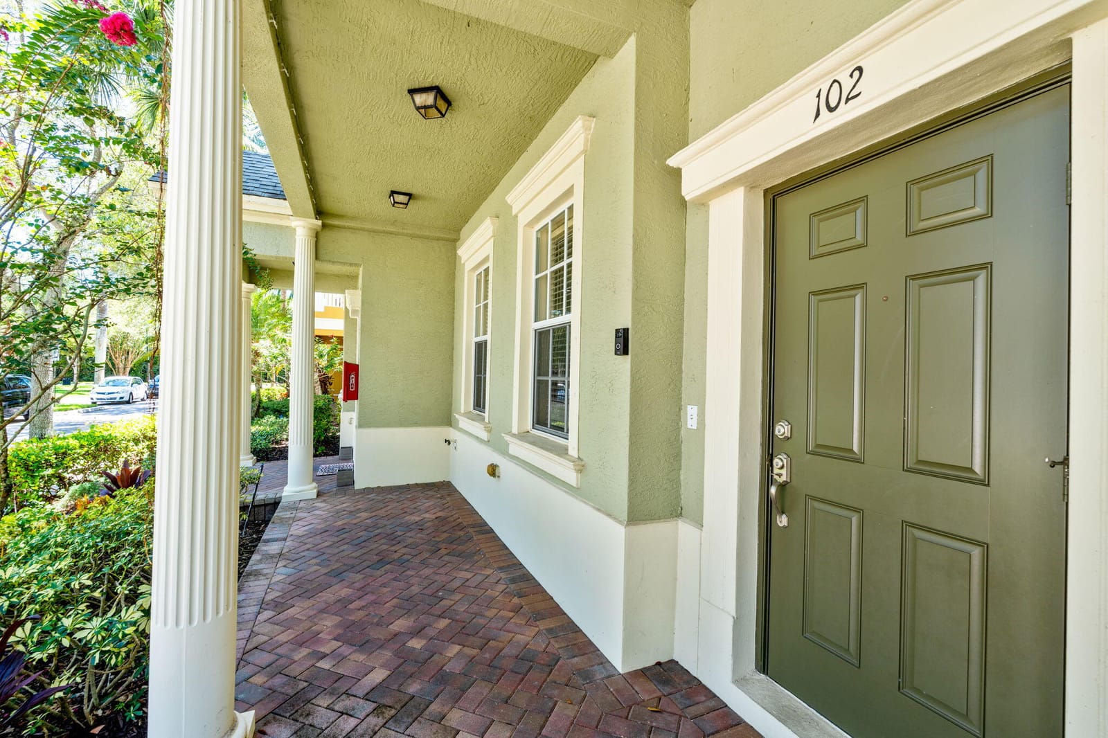 122 W Royal Palm Circle 102, Jupiter, FL 33458 photo 5