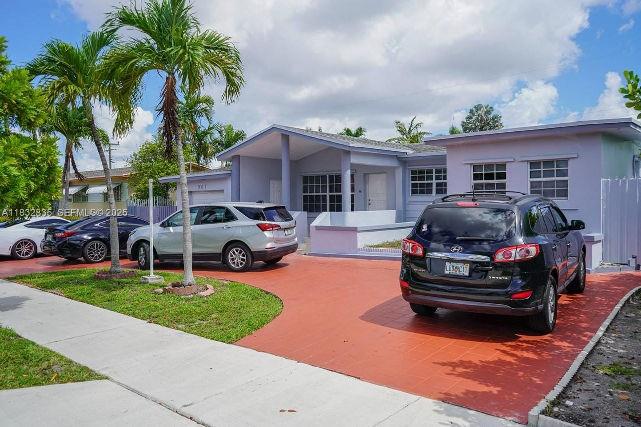 961 W 53rd Street, Hialeah, FL 33012