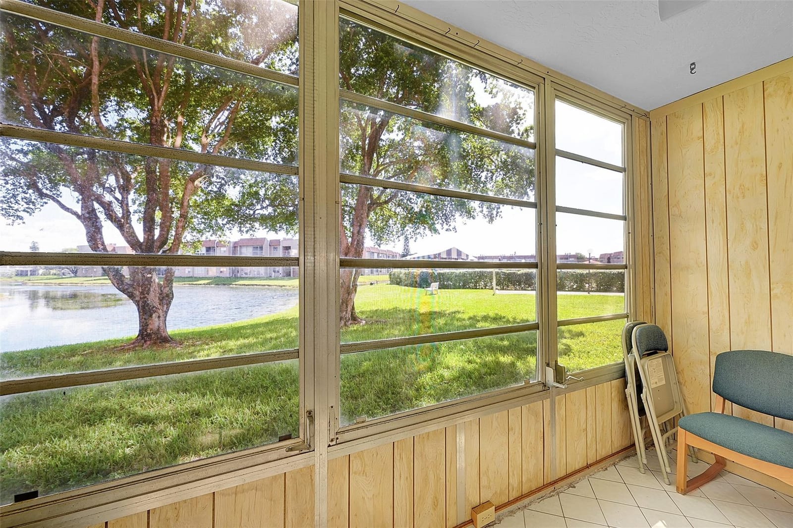9480 Sunrise Lakes Boulevard 111, Sunrise, FL 33322 photo 14