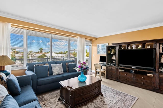 3300 NE 36th Street 302, Fort Lauderdale, FL 33308
