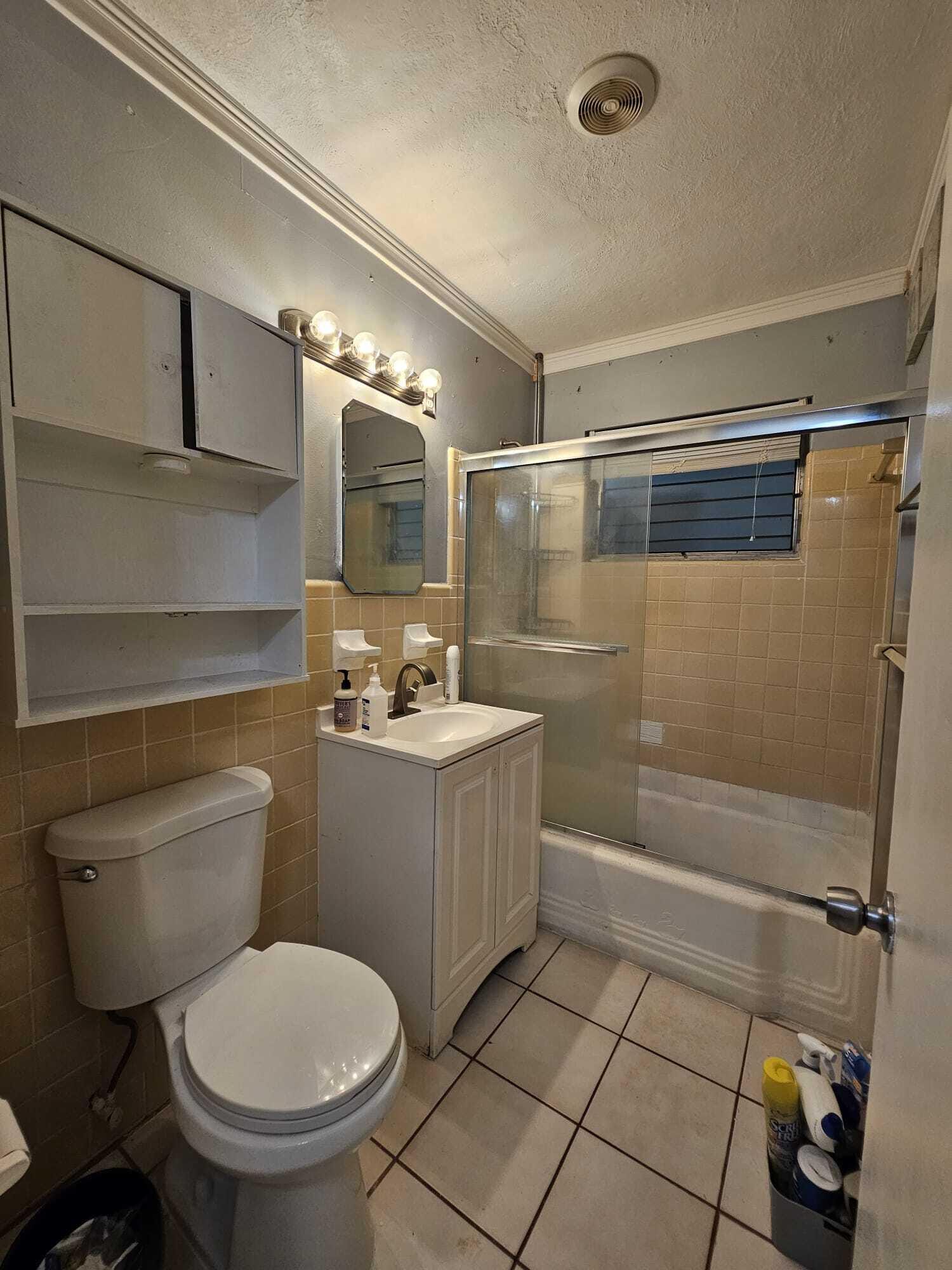 950 W 36th Street — photo 10