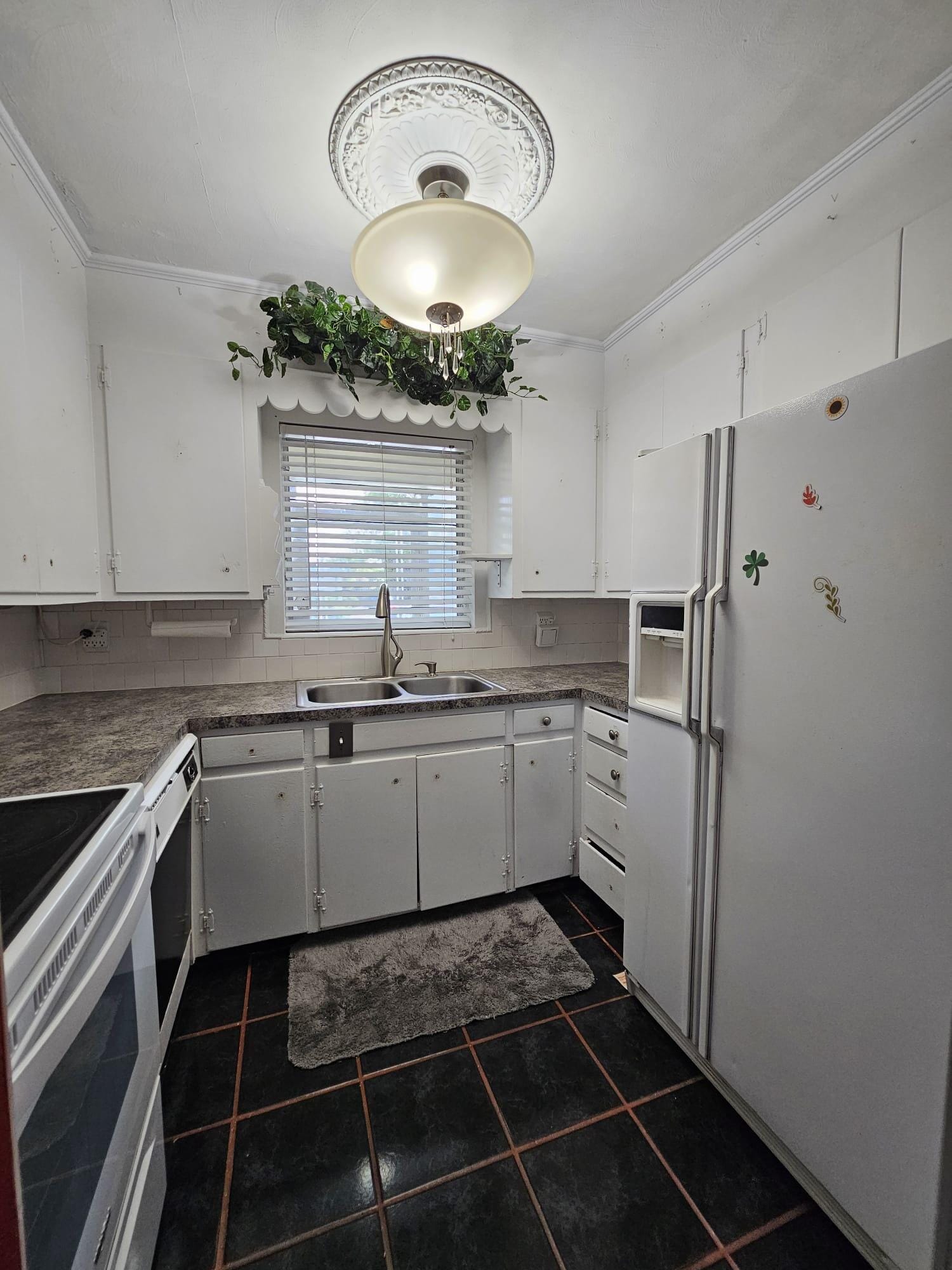 950 W 36th Street — photo 6