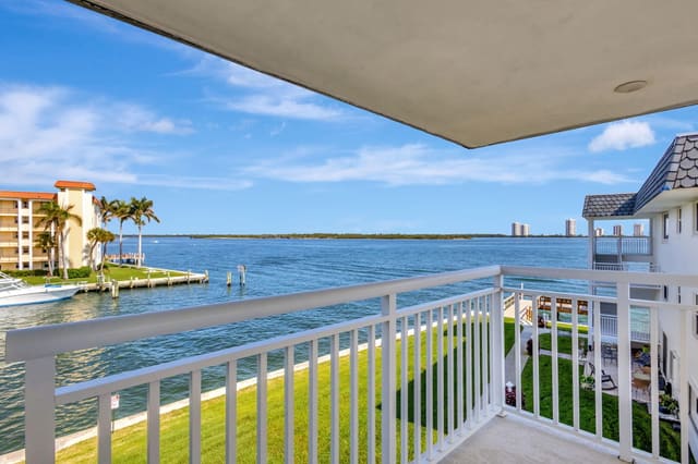111 Shore Court 314, sold in Shore Club Apts B & C Condo, North Palm Beach, FL